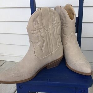 Soda Booties Just above ankles NWT, color Sand